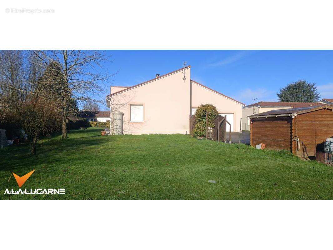 Maison à COURLAY