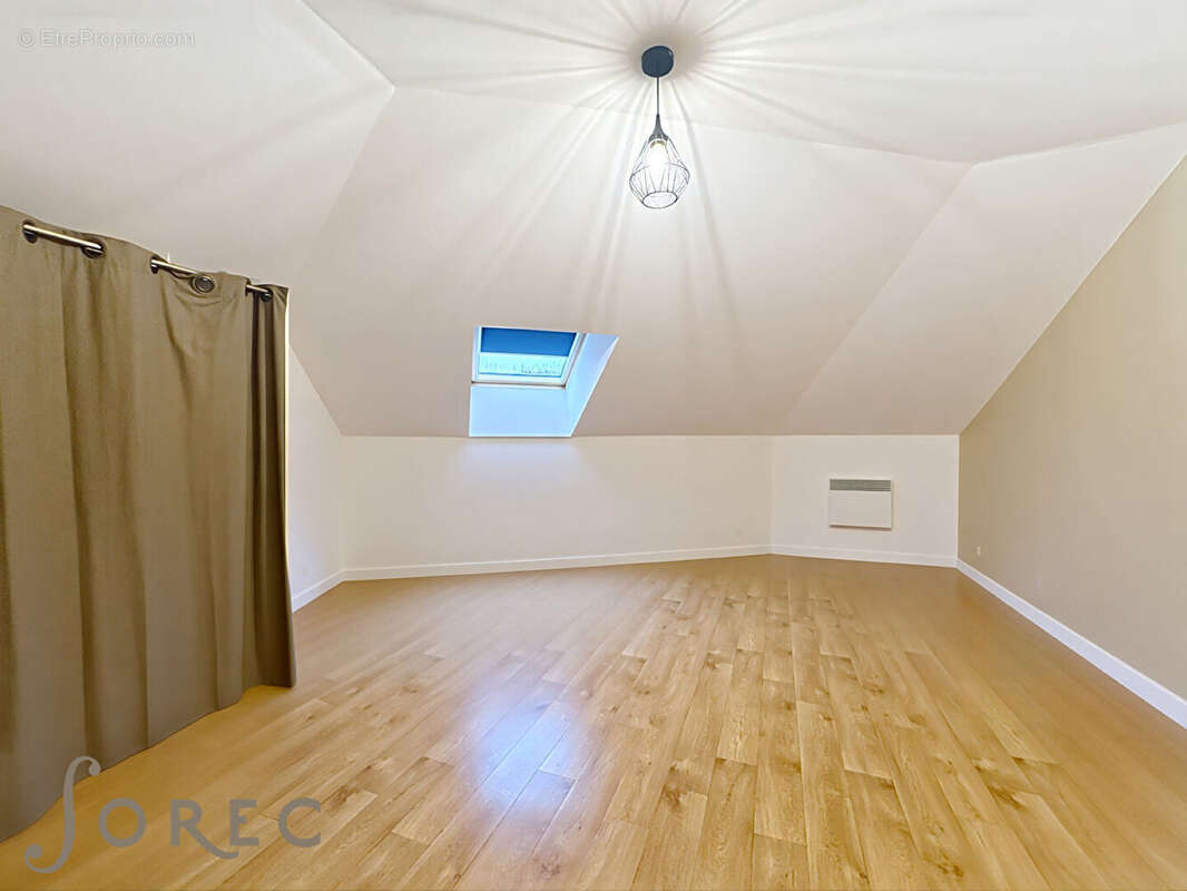 Metz hyper-centre Duplex T5  loué Rendement brut de 7,1 % DPE C - photo 7