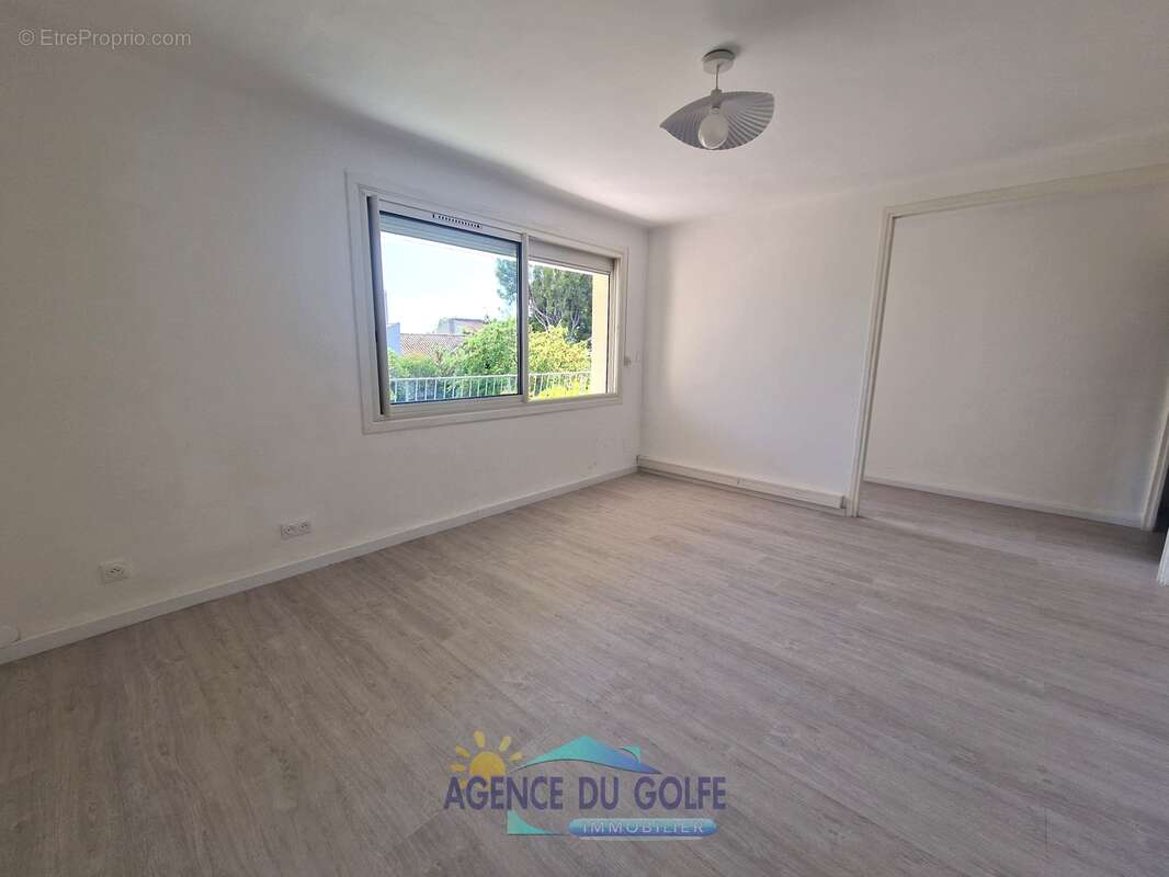 Type 3 rénové avec terrasse et beau jardin proche commerces - photo 3