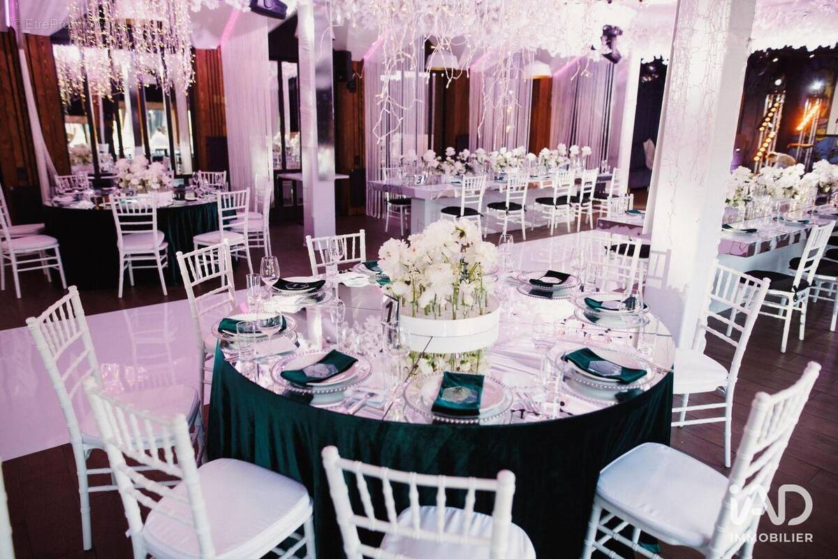 Photo 1 - Commerce à LIEUSAINT