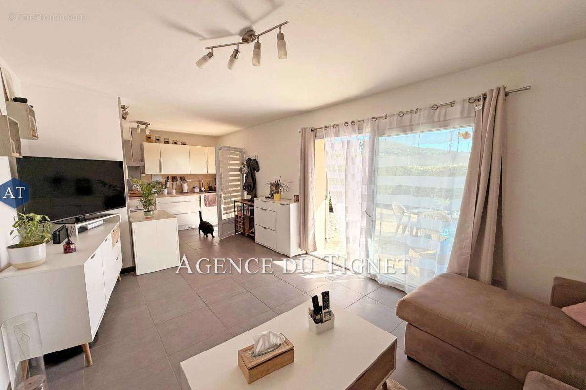 Appartement à PEYMEINADE