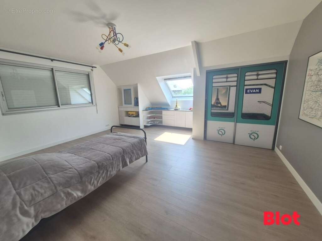 Maison 256 m² à Etrelles  - photo 6