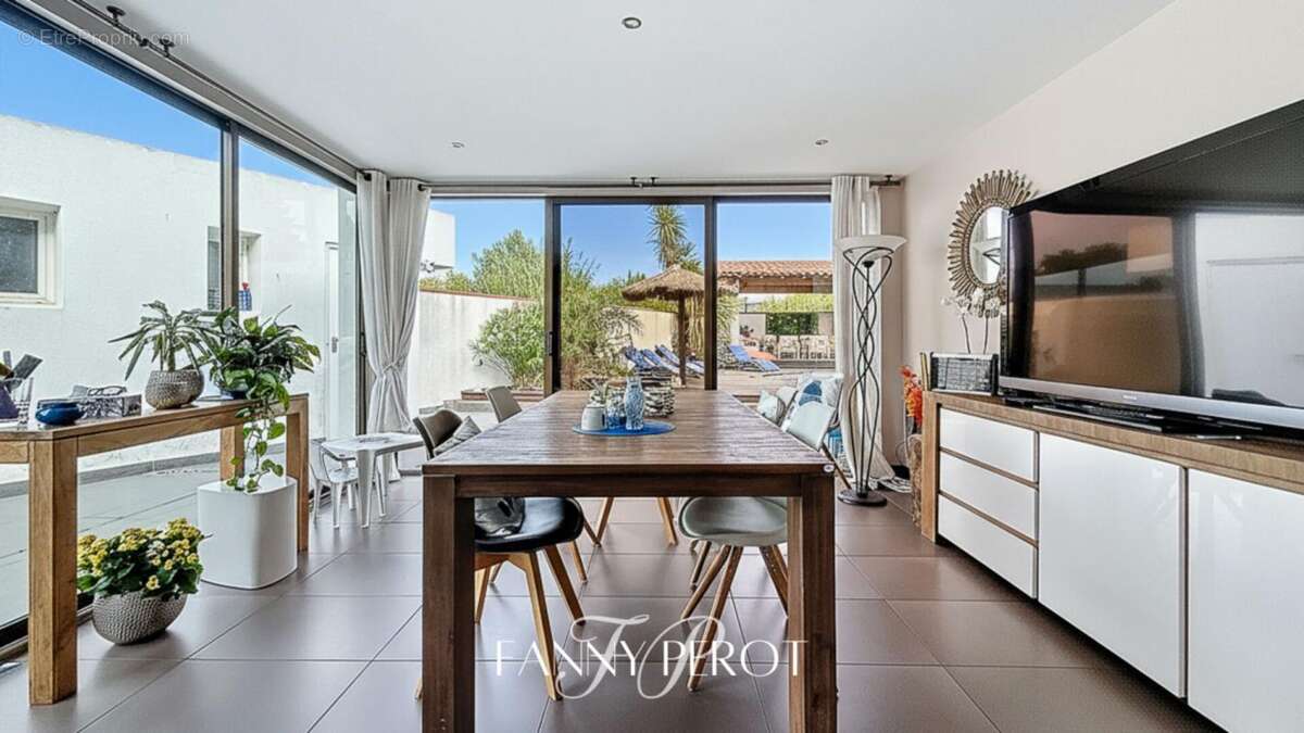 Exceptionnelle villa de 205m² + terrain constructible à Saint-Cyprien - photo 7
