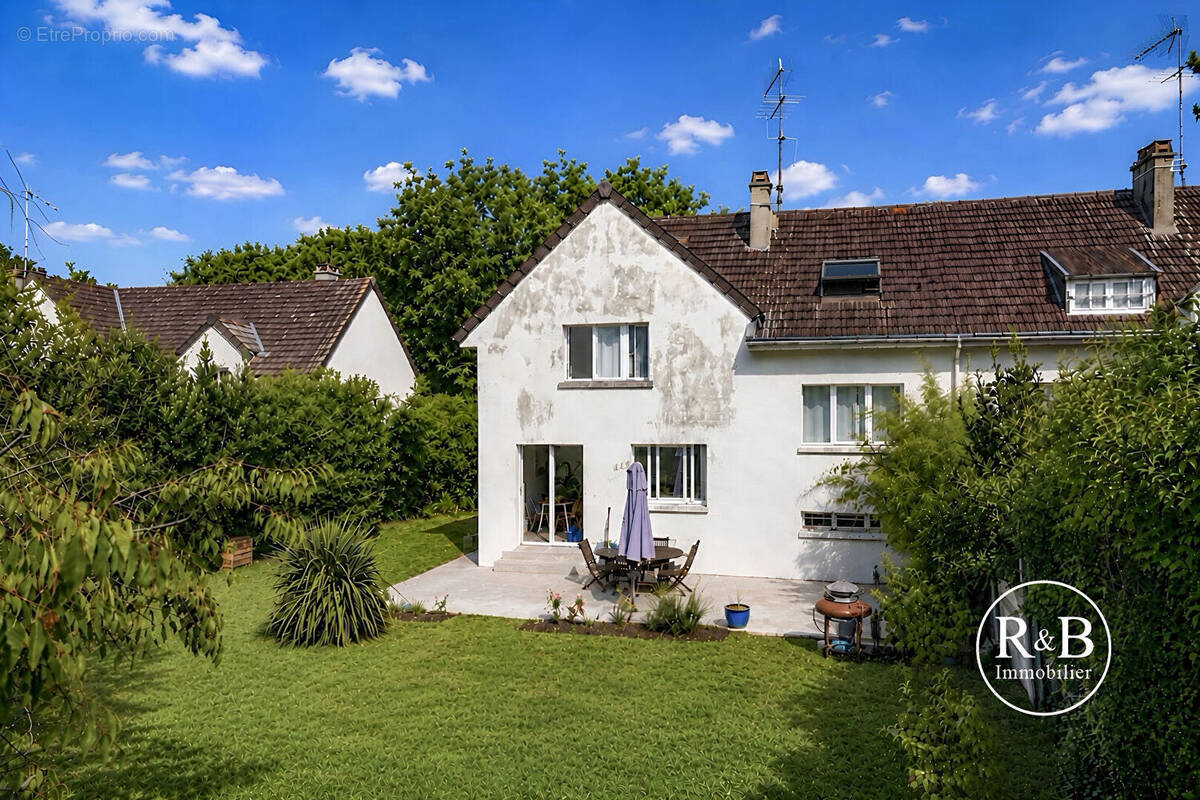 Maison 4 pièces 85 m² · à Plaisir · 85 m² · 350 000 €