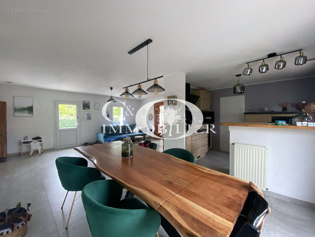 Maison dans le bourg sur jardin clos - photo 8