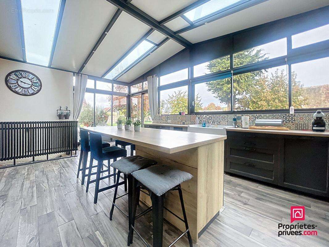 Maison à SAINT-COSME-EN-VAIRAIS