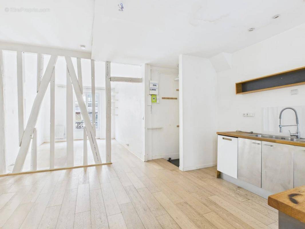 Appartement à PARIS-18E