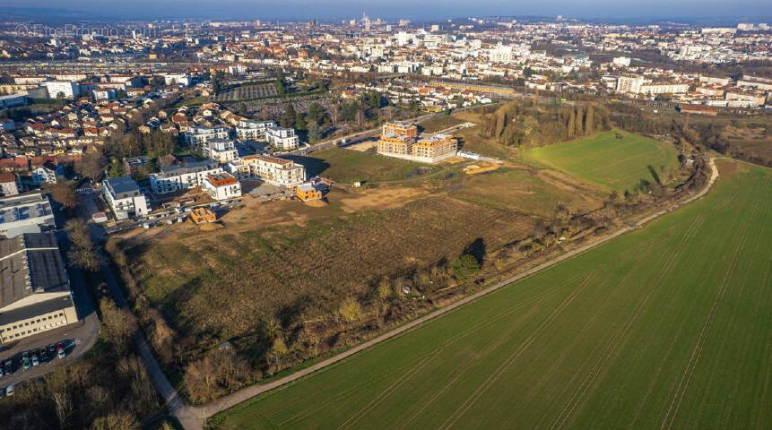 Terrain à MONTIGNY-LES-METZ