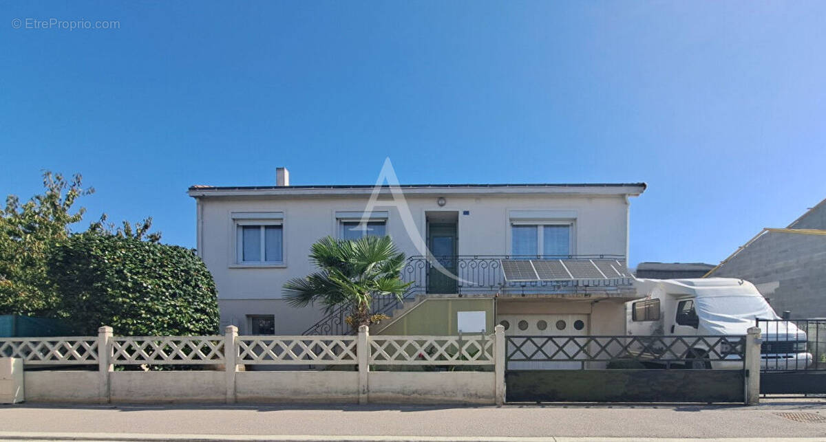 Maison à LES HERBIERS