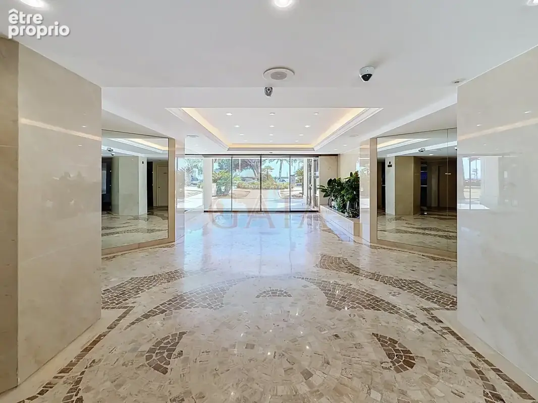 Juan les pins center bay vaste 2p 60m2 face mer garage - photo 11