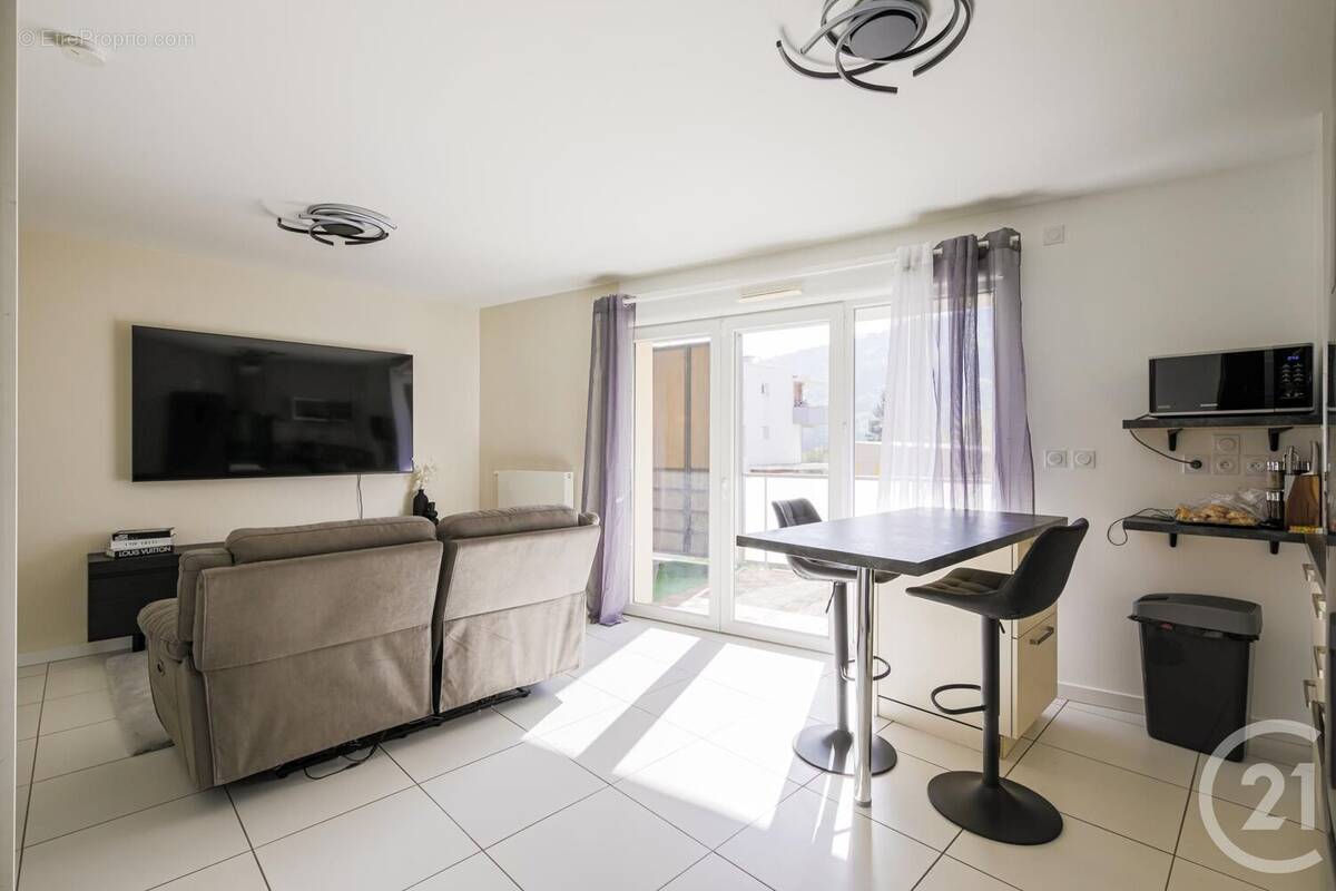 Appartement à SAINT-MARTIN-D'HERES