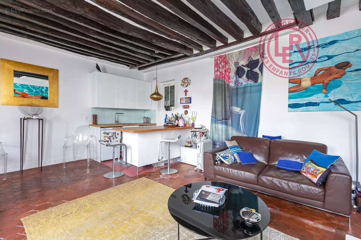 Appartement à PARIS-3E