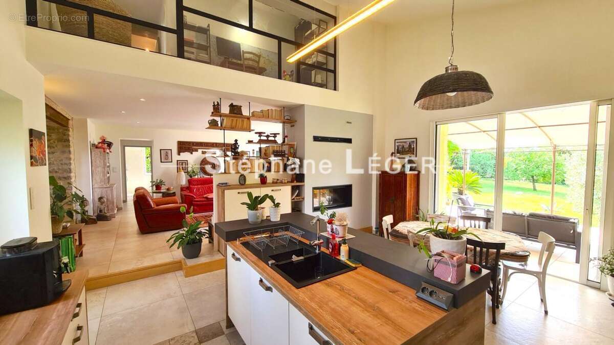 Maison à MONTELIMAR