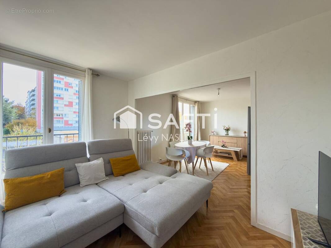 Photo 1 - Appartement à ALLONNES