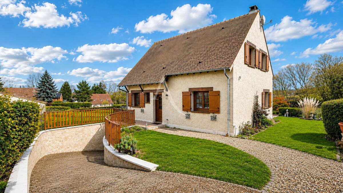 Maison à MARINES