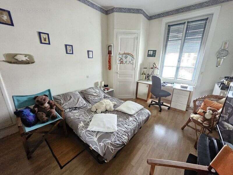 Maison à MONTROND-LES-BAINS