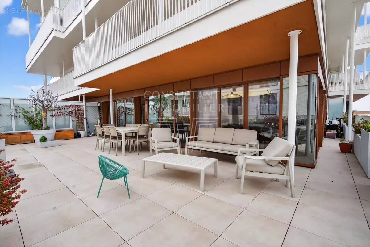 Appartement à ISSY-LES-MOULINEAUX