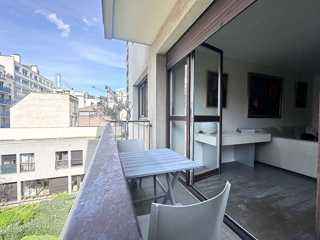 Appartement à PARIS-20E