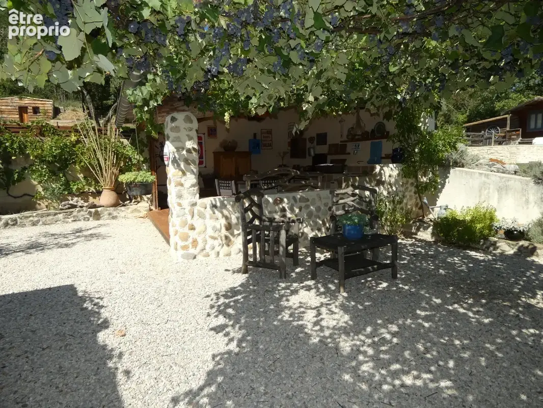 Volonne – propriété d’exception 3,5 ha – 3 habitations – piscine chauffée – vue montagnes - photo 25