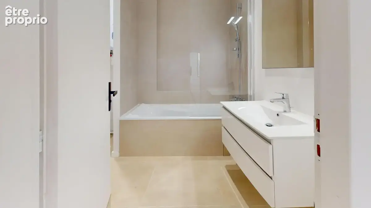  Rare à la Vente – Duplex Neuf de 103 m² dans une Maison de Maître au Cœur d'un Parc Arboré - photo 2