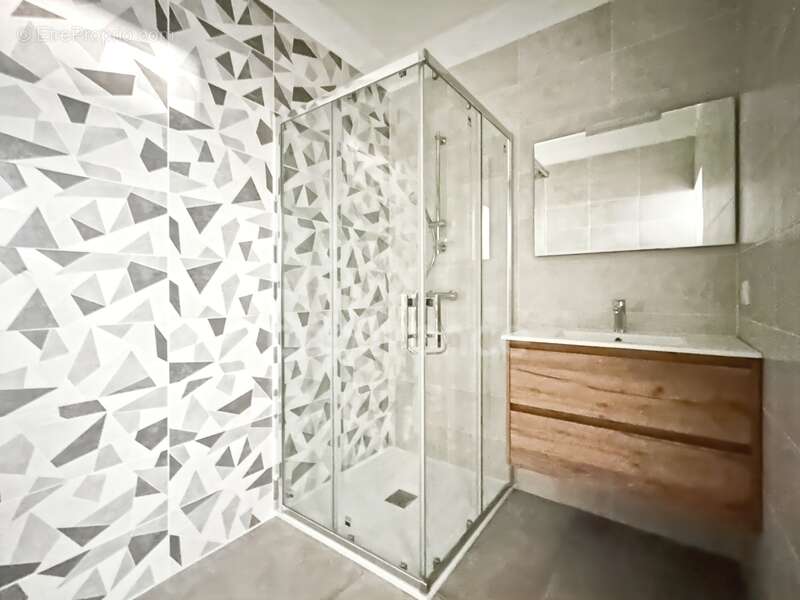 Appartement à SAINT-GENIS-DES-FONTAINES