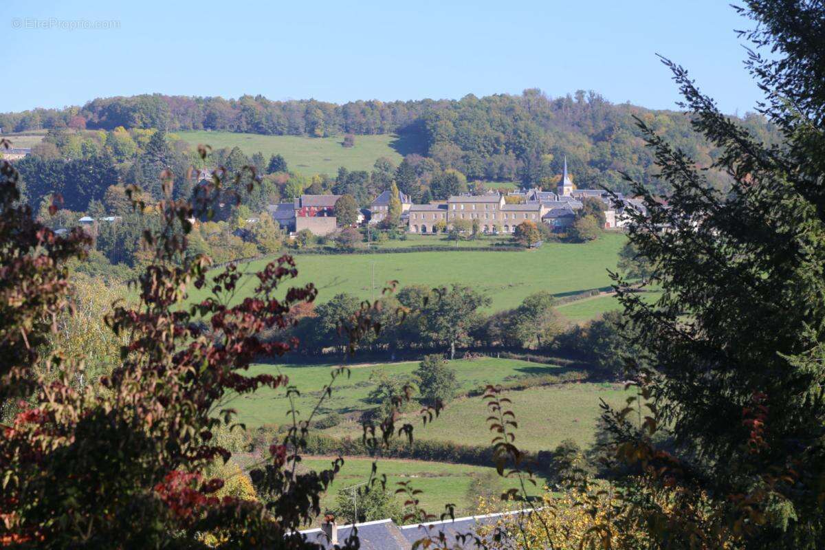 Maison à CUSSY-EN-MORVAN