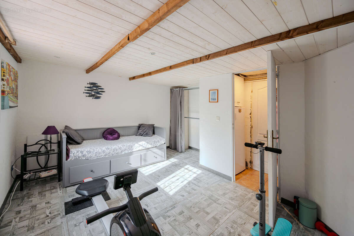 Maison à MEOUNES-LES-MONTRIEUX