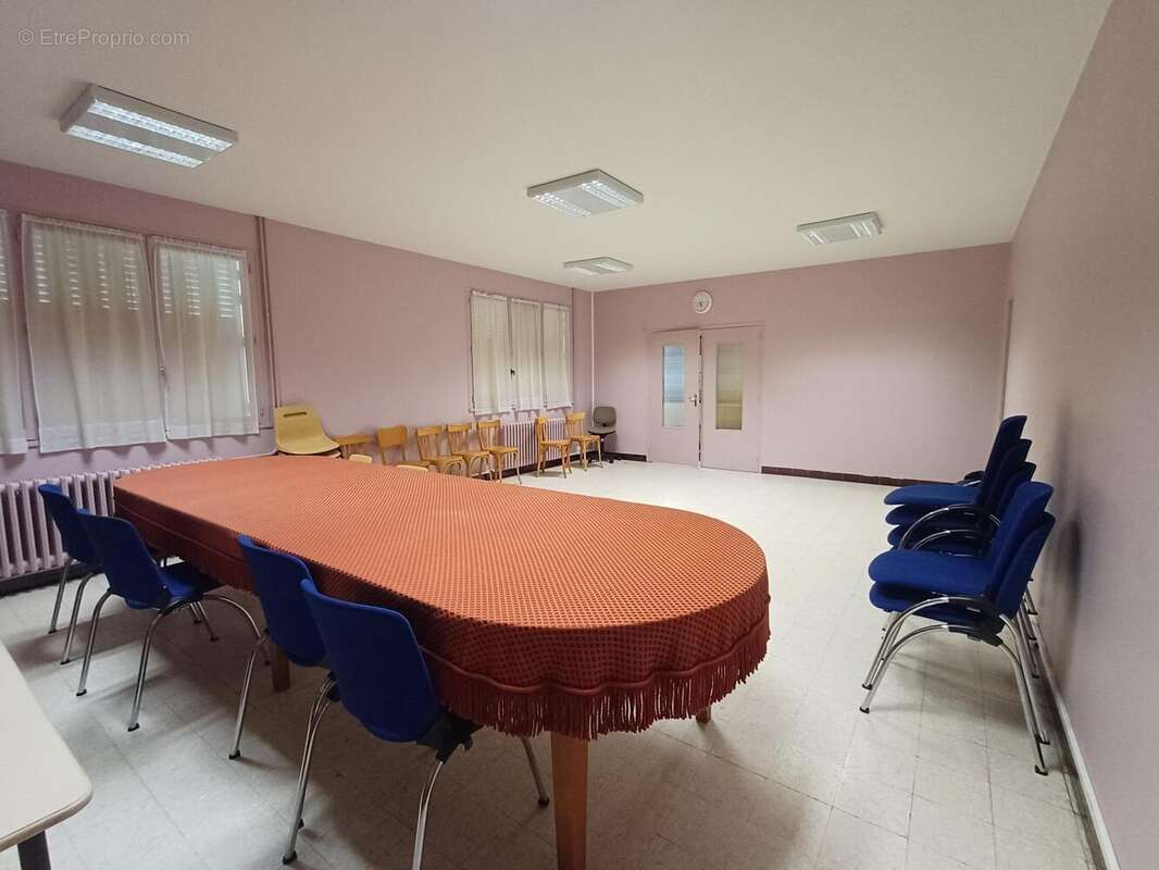 Commerce 350 m² à Cloyes-Sur-Le-Loir  - photo 9