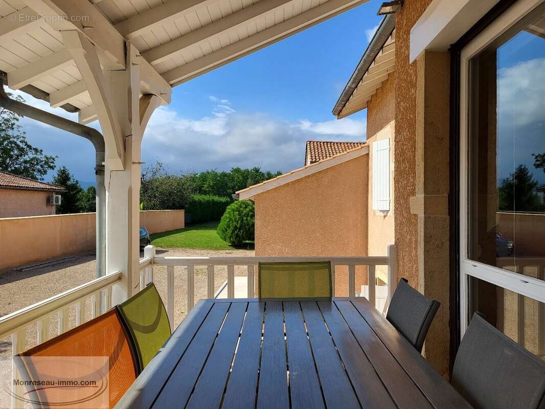 Propriete familiale avec caveau de 60m² ! - photo 20