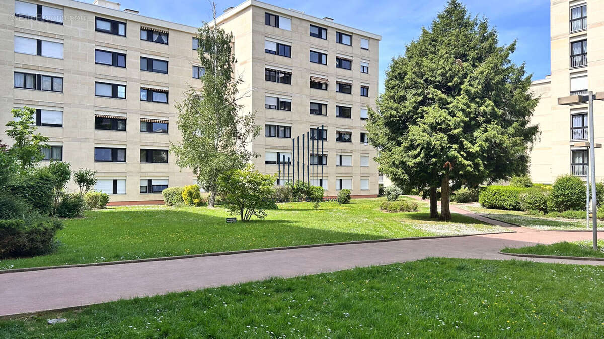 Rueil Malmaison  7 pièces 131m2 - photo 2