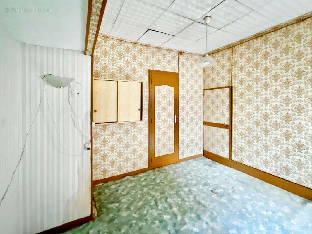 Maison à LA GUERCHE-SUR-L'AUBOIS