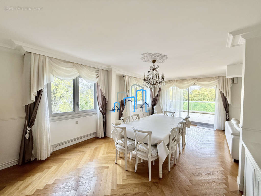 Appartement à LE RAINCY