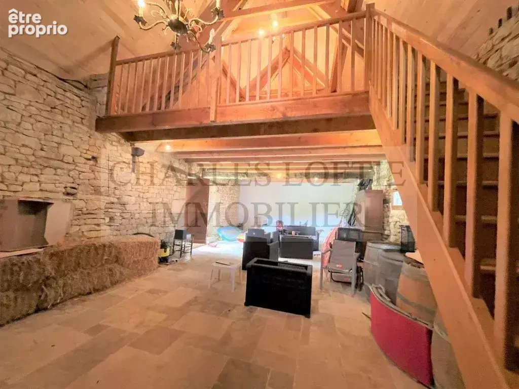 Charme et authenticité pour ce très bel ensemble de bâtiments - photo 9