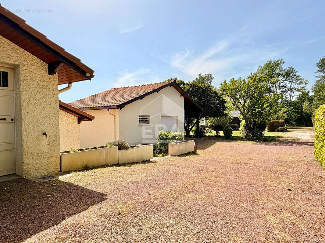 Maison à SALLES