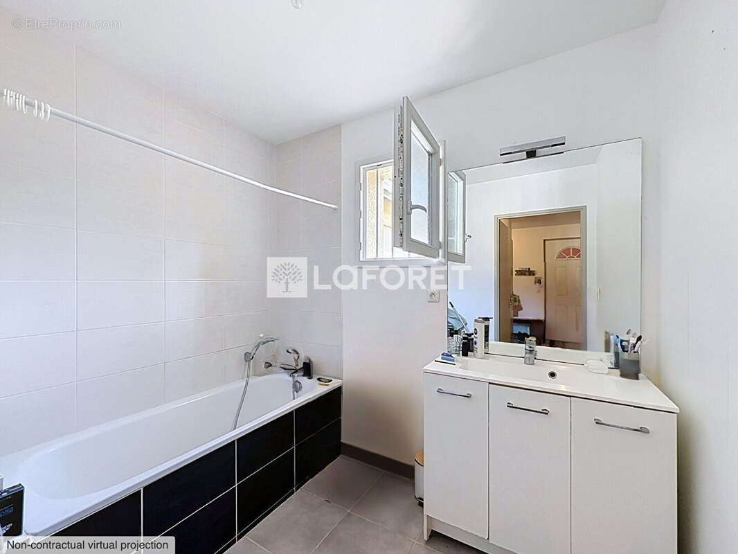 Appartement à VERJON