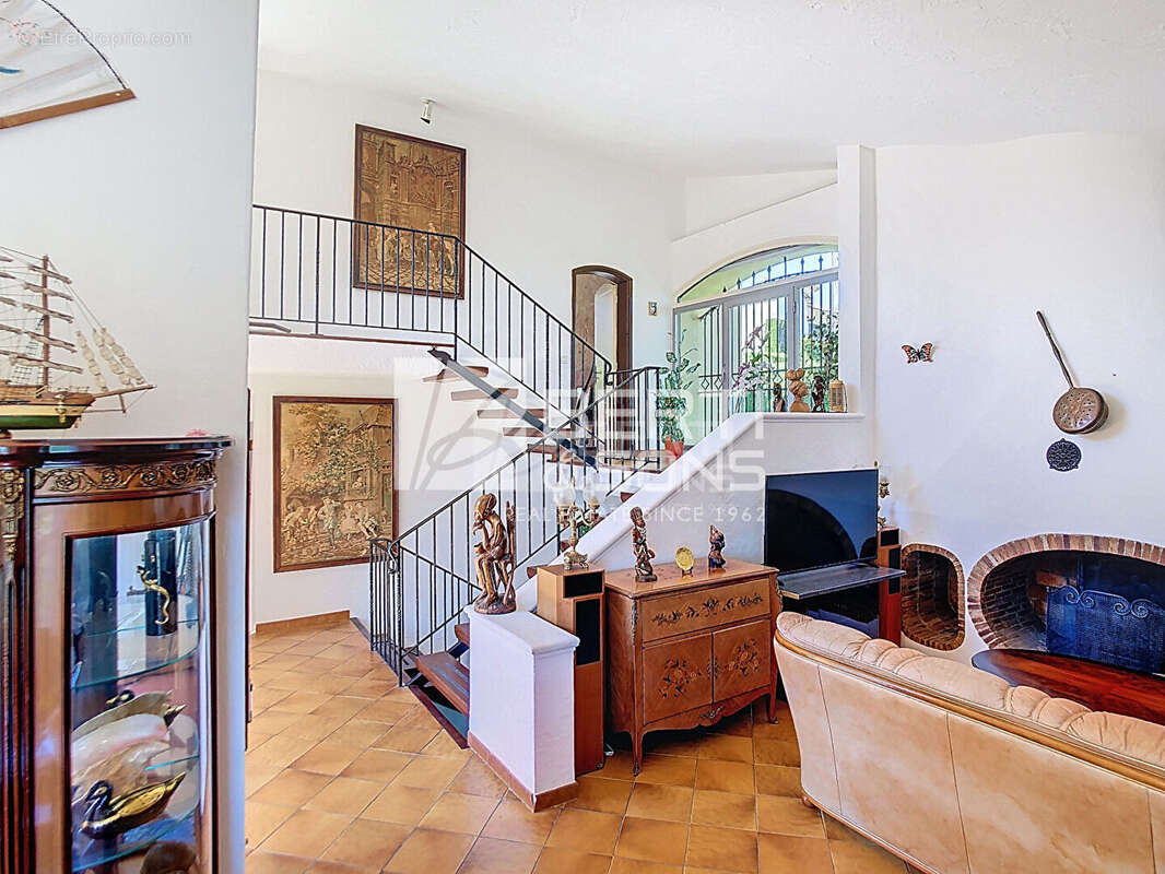 Maison à MANDELIEU-LA-NAPOULE