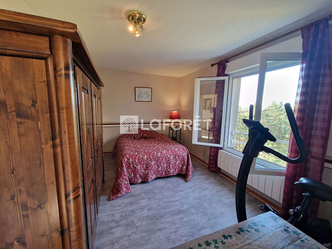 Appartement à ONET-LE-CHATEAU