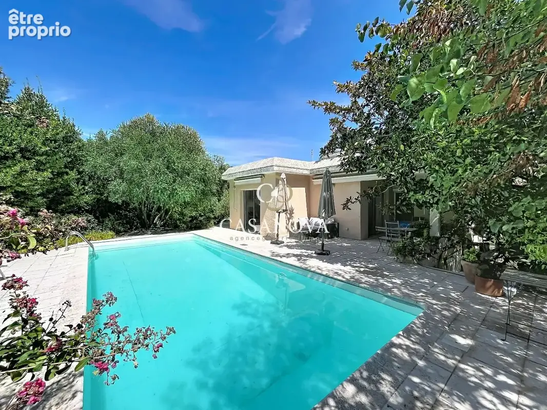 BEZIERS - Villa d'architecte d'inspiration Le Corbusier sur 880 m² de jardin paysagé avec piscine.Situation paisible en fond d'i - photo 14