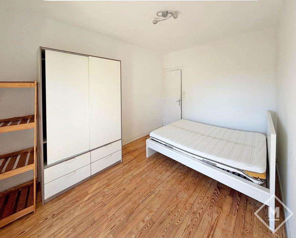 Appartement à MARSEILLE-5E