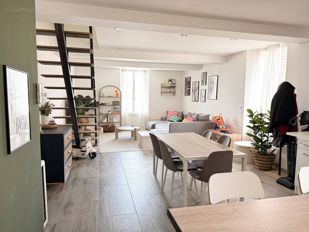 Appartement à SIX-FOURS-LES-PLAGES