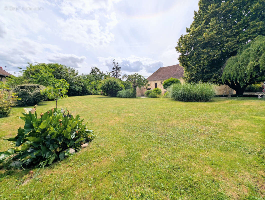 Maison à VENDEUVRE-SUR-BARSE