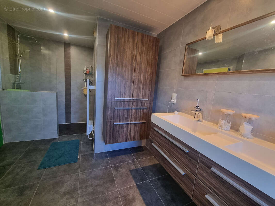 Appartement à LES FINS