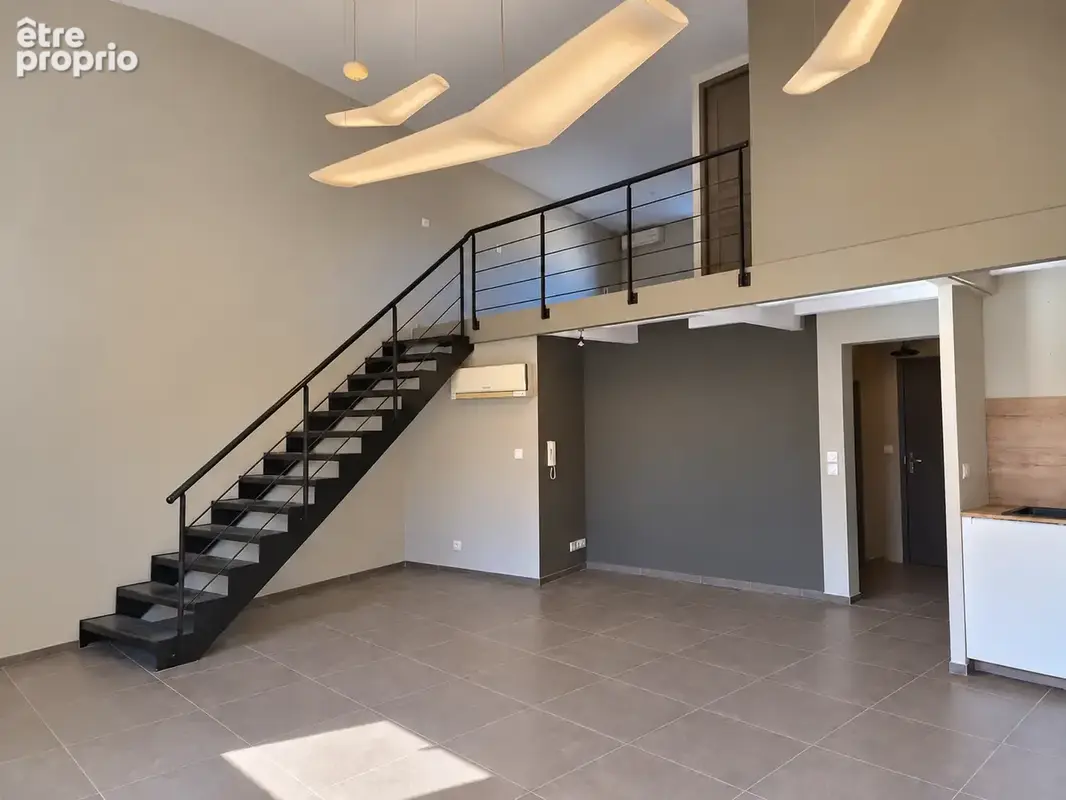 Appartement Loft en duplex, avec place de parking sécurisée - photo 2