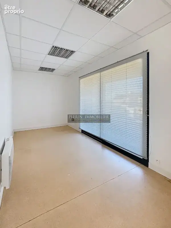 Bureau-300m² dans la zone commerciale - photo 8