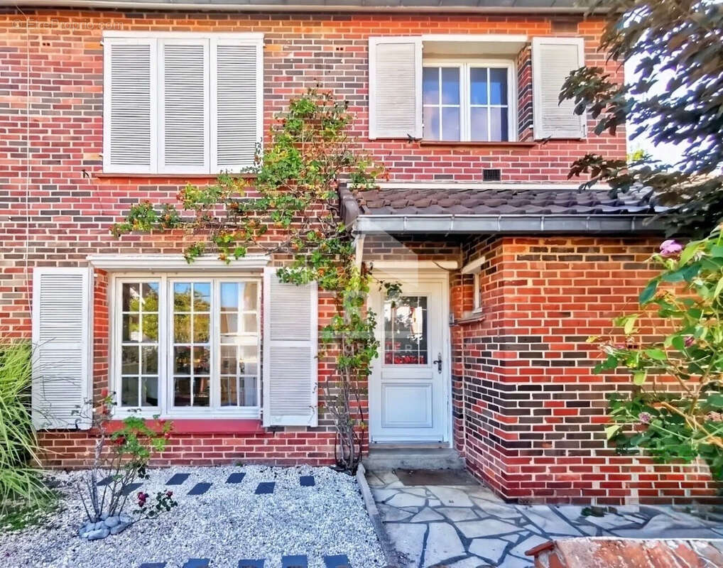 Maison à COMBS-LA-VILLE