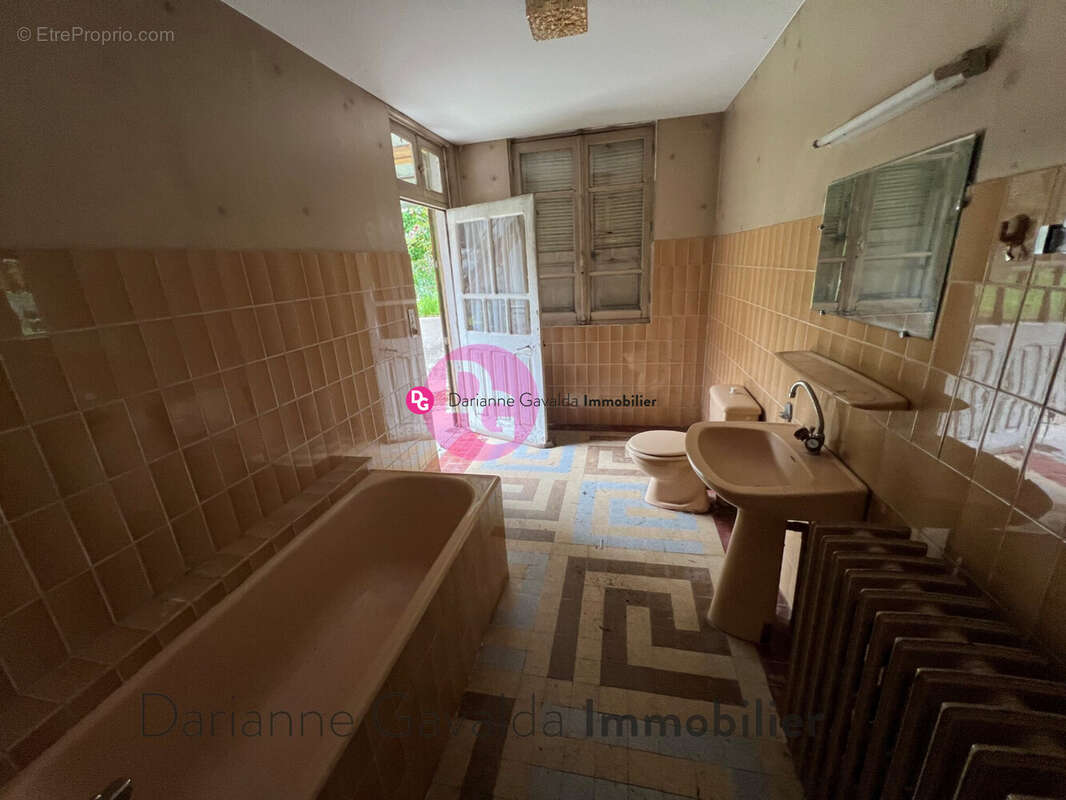 Maison à DECAZEVILLE