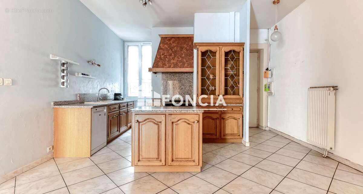 LYON 2, Rue Duhamel - Grand T3 avec parkings double - photo 13