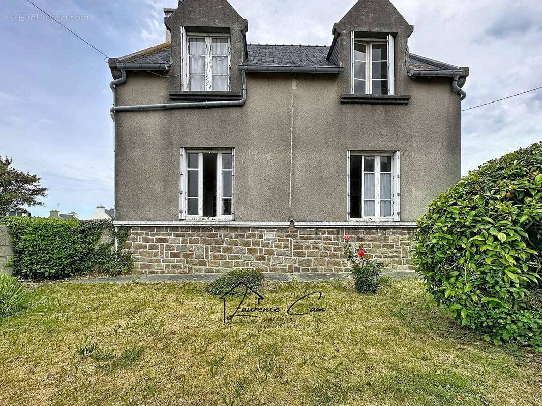 Maison à PLOUGUERNEAU