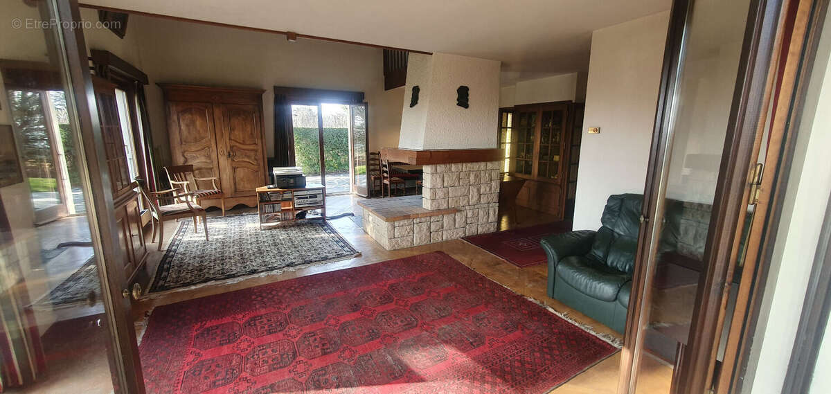 Maison à CRANVES-SALES