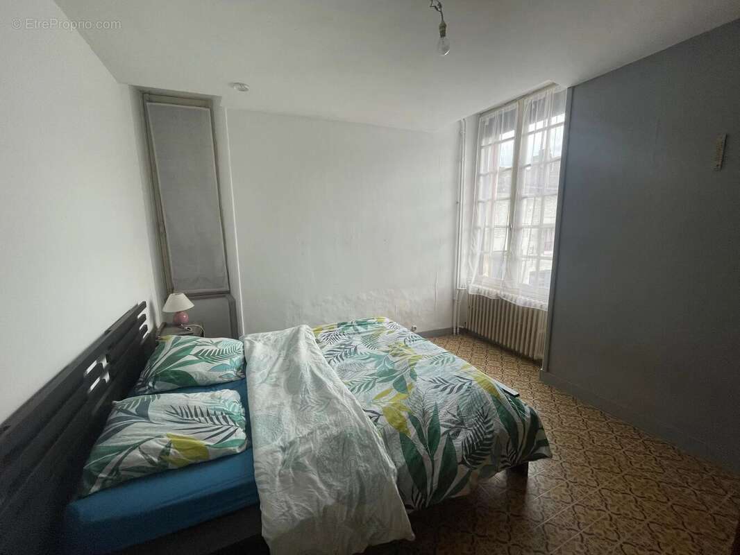 Maison à MONTS-SUR-GUESNES